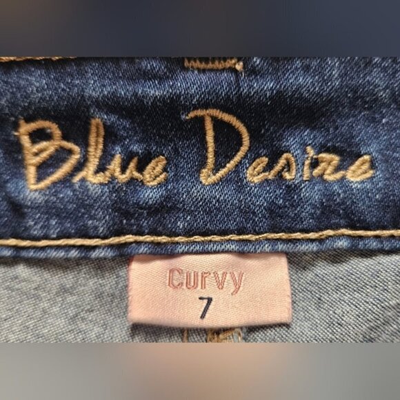 Blue Desire Curvy Short Shorts with Lace Pockets - Picture 12 of 15